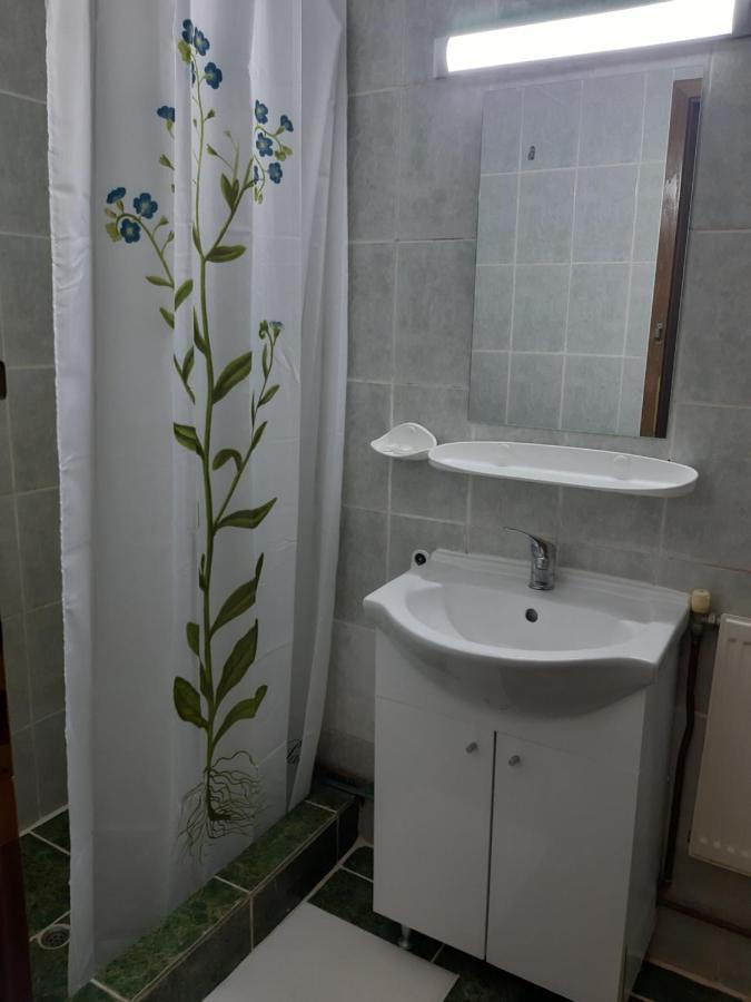 Хостел Casablanca Крайова Экстерьер фото