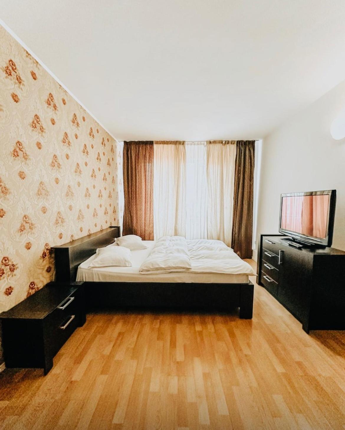 Хостел Casablanca Крайова Экстерьер фото